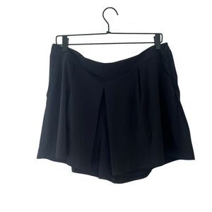 Tail‎ Women's Golf 2.5” Pleated Shorts Black Comfort Stretch Size Large